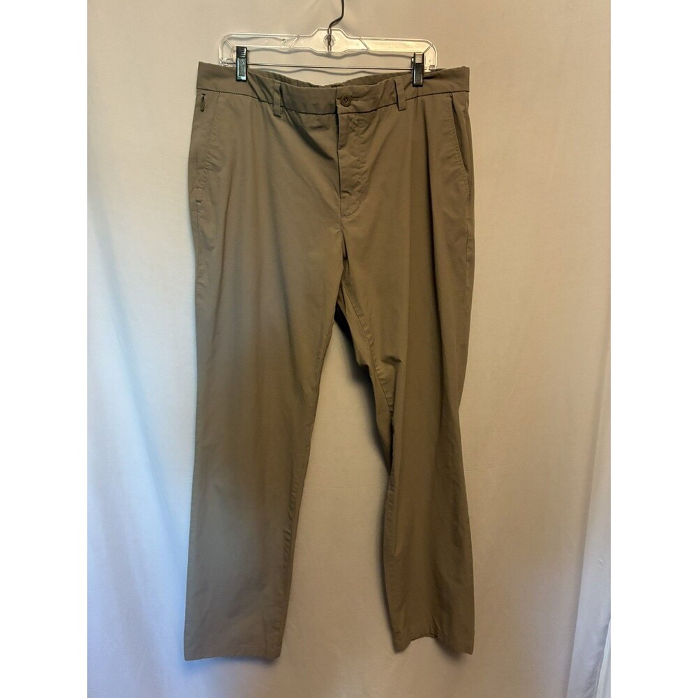 Vineyard Vines On the Go OTG Men’s size 38 x 32 pants beige golf active